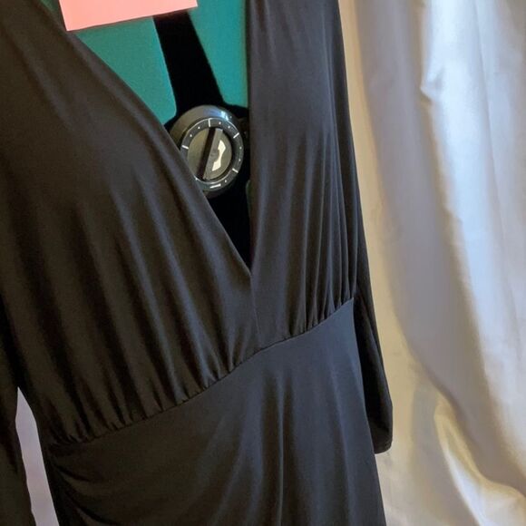 Long sleeved black dress by MISGUIDED in size 18 with deep v cut neckline - Picture 9 of 12